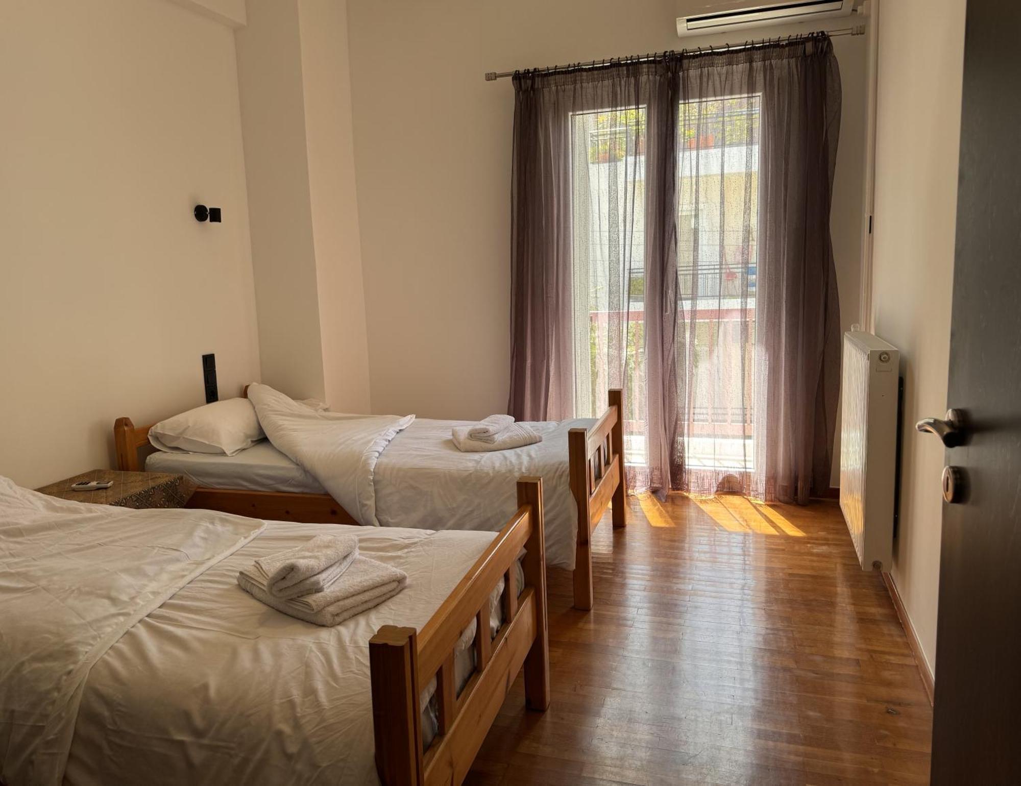 Navaro Apartments Патра Екстериор снимка