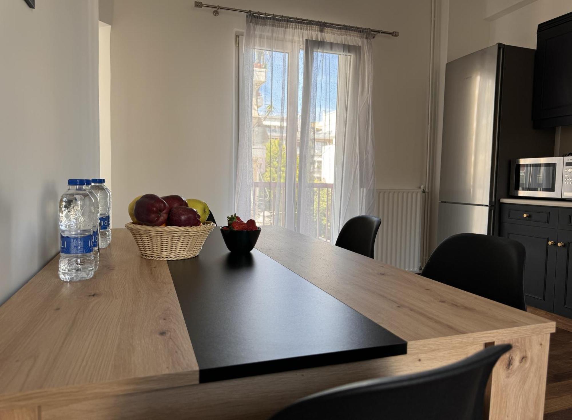 Navaro Apartments Патра Екстериор снимка