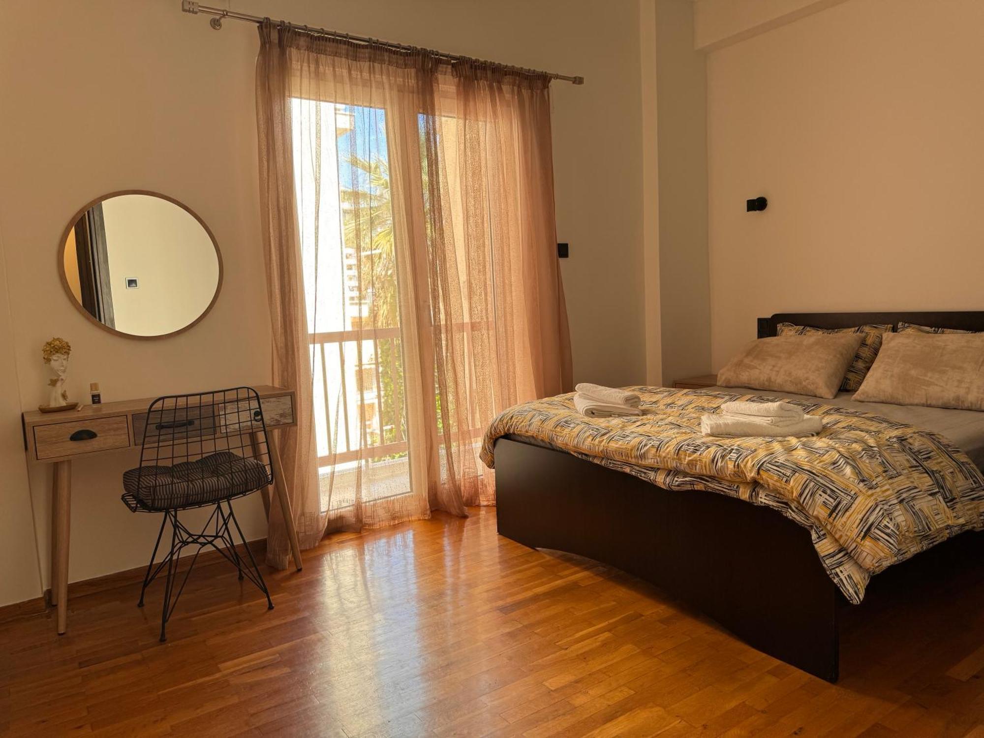 Navaro Apartments Патра Екстериор снимка
