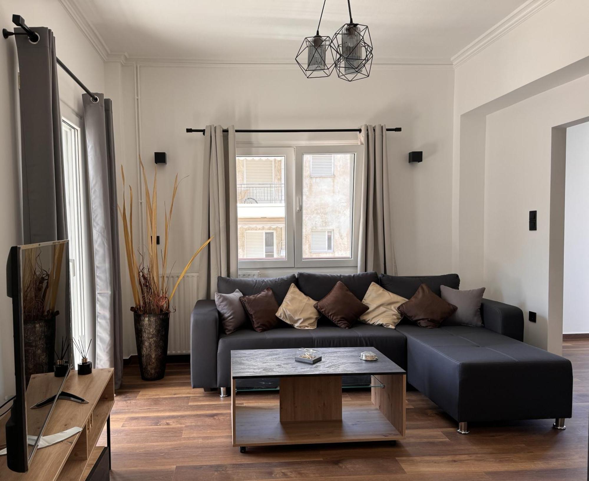 Navaro Apartments Патра Екстериор снимка